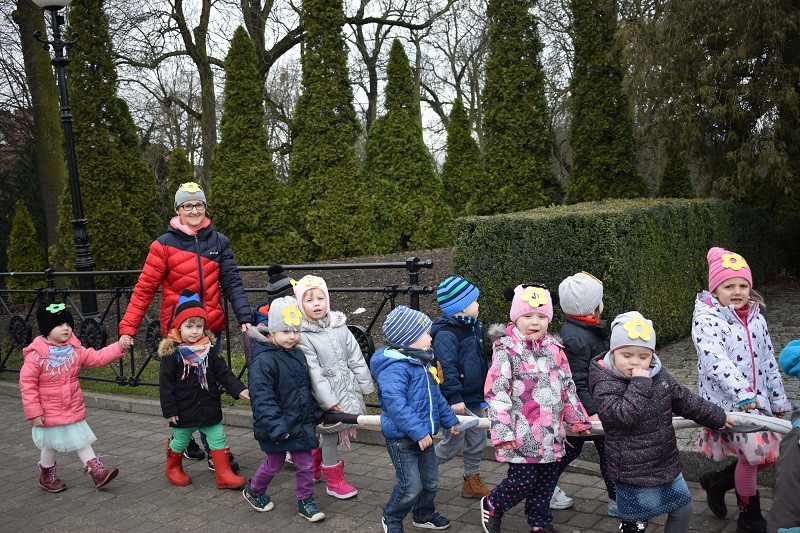 Happening z okazji Światowego Dnia Zespołu Downa i powitania WIOSNY