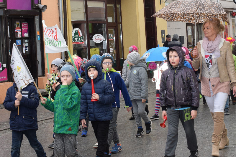 Happening z okazji Światowego Dnia Zespołu Downa i powitania WIOSNY