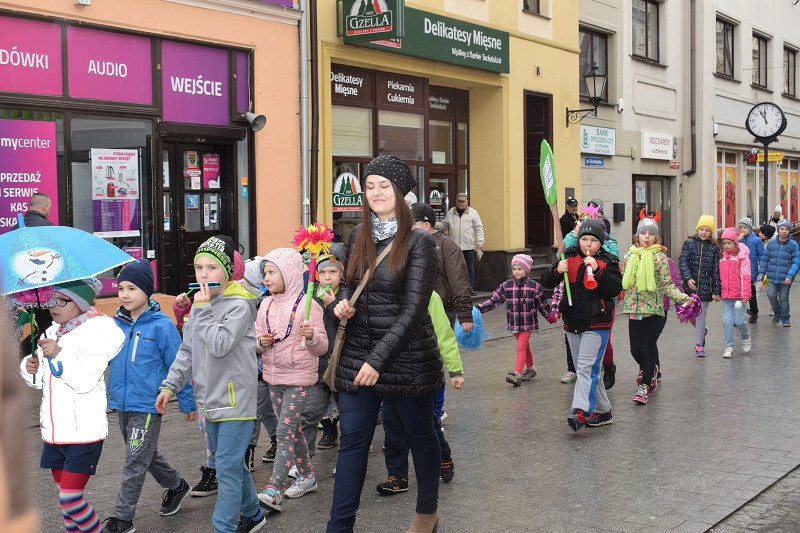 Happening z okazji Światowego Dnia Zespołu Downa i powitania WIOSNY