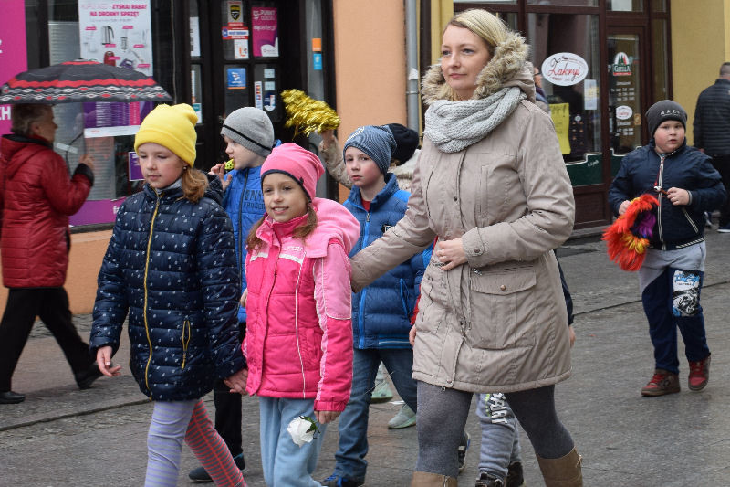 Happening z okazji Światowego Dnia Zespołu Downa i powitania WIOSNY