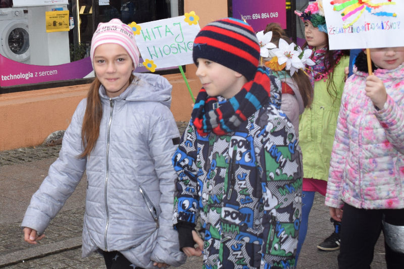 Happening z okazji Światowego Dnia Zespołu Downa i powitania WIOSNY