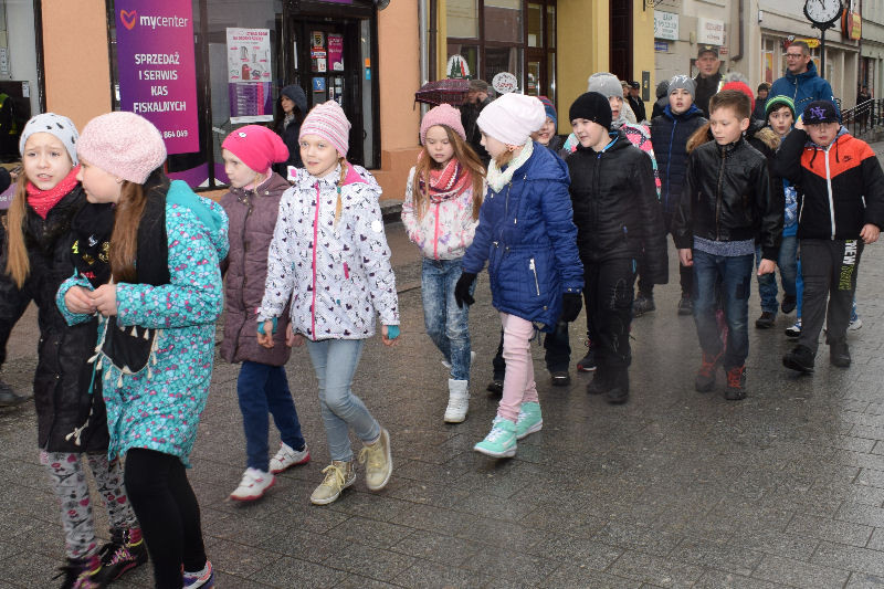 Happening z okazji Światowego Dnia Zespołu Downa i powitania WIOSNY