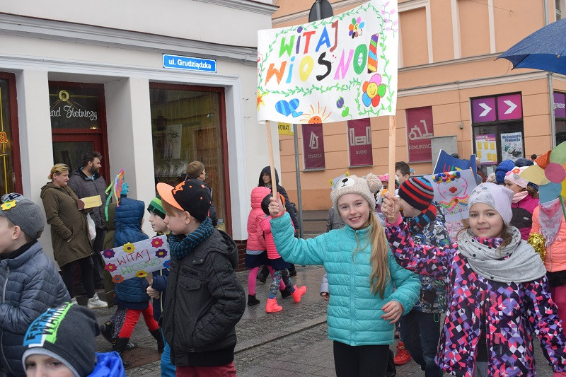 Happening z okazji Światowego Dnia Zespołu Downa i powitania WIOSNY