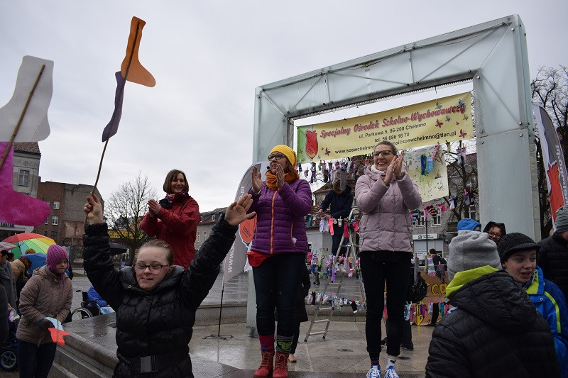 Happening z okazji Światowego Dnia Zespołu Downa i powitania WIOSNY
