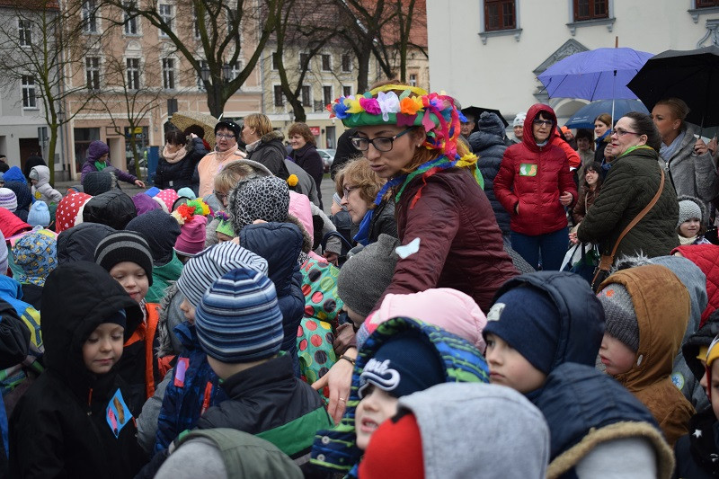 Happening z okazji Światowego Dnia Zespołu Downa i powitania WIOSNY