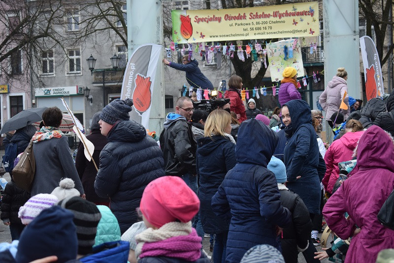 Happening z okazji Światowego Dnia Zespołu Downa i powitania WIOSNY