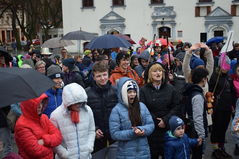 Happening z okazji Światowego Dnia Zespołu Downa i powitania WIOSNY
