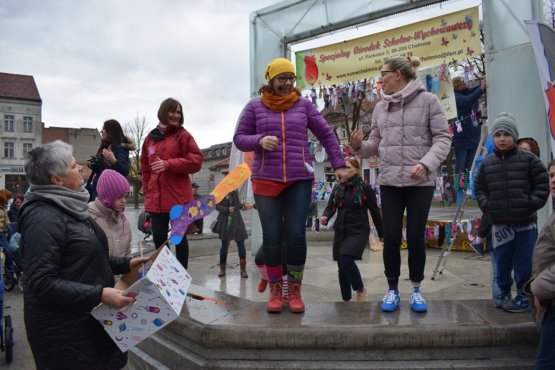 Happening z okazji Światowego Dnia Zespołu Downa i powitania WIOSNY