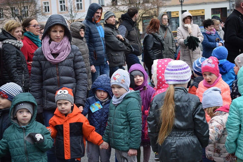 Happening z okazji Światowego Dnia Zespołu Downa i powitania WIOSNY