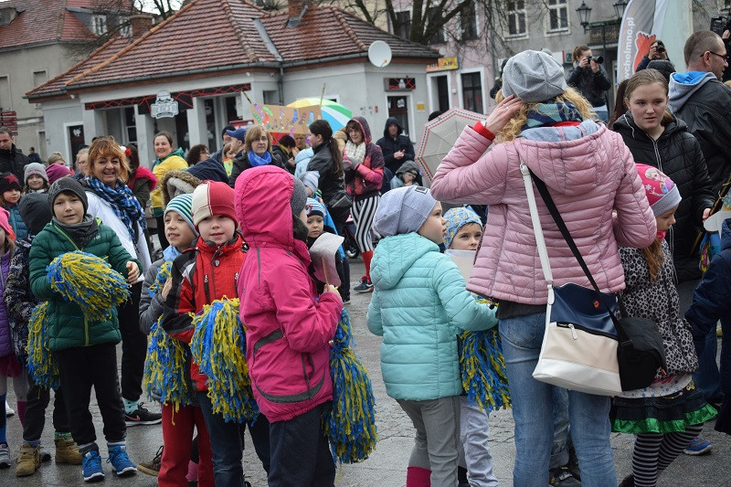 Happening z okazji Światowego Dnia Zespołu Downa i powitania WIOSNY