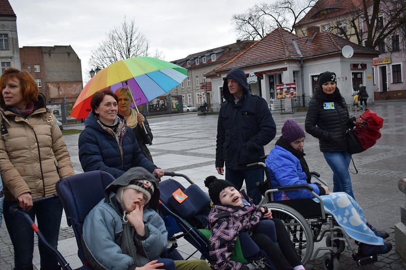 Happening z okazji Światowego Dnia Zespołu Downa i powitania WIOSNY