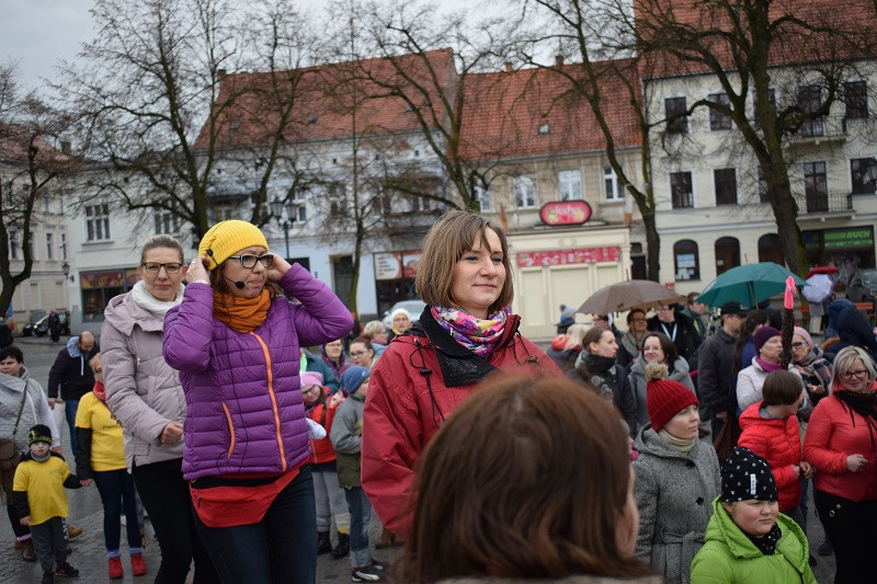 Happening z okazji Światowego Dnia Zespołu Downa i powitania WIOSNY