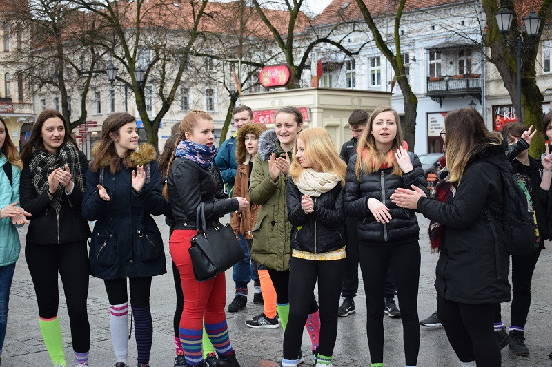 Happening z okazji Światowego Dnia Zespołu Downa i powitania WIOSNY