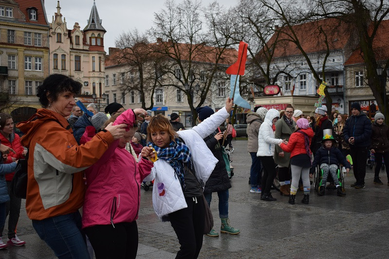 Happening z okazji Światowego Dnia Zespołu Downa i powitania WIOSNY