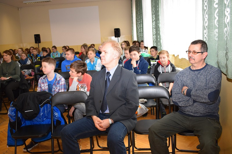 Pokaz krótkiej i długiej broni czarnoprochowej w KLGiSP Księży Pallotynów