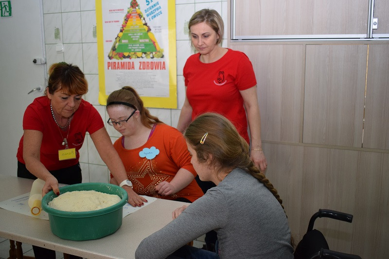 Pełne atrakcji spotkanie z rehabilitantami w Specjalnym Ośrodku Szkolno-Wychowawczym