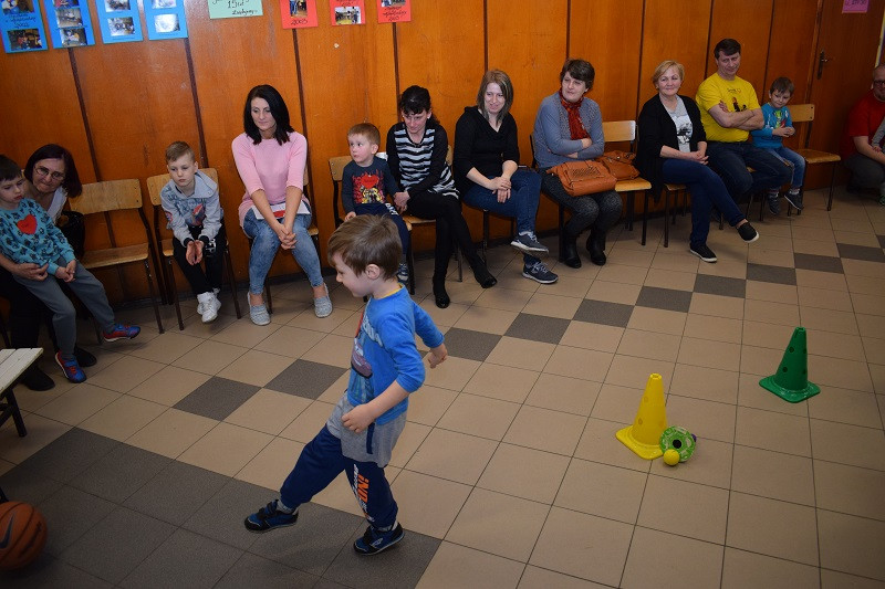 Pełne atrakcji spotkanie z rehabilitantami w Specjalnym Ośrodku Szkolno-Wychowawczym