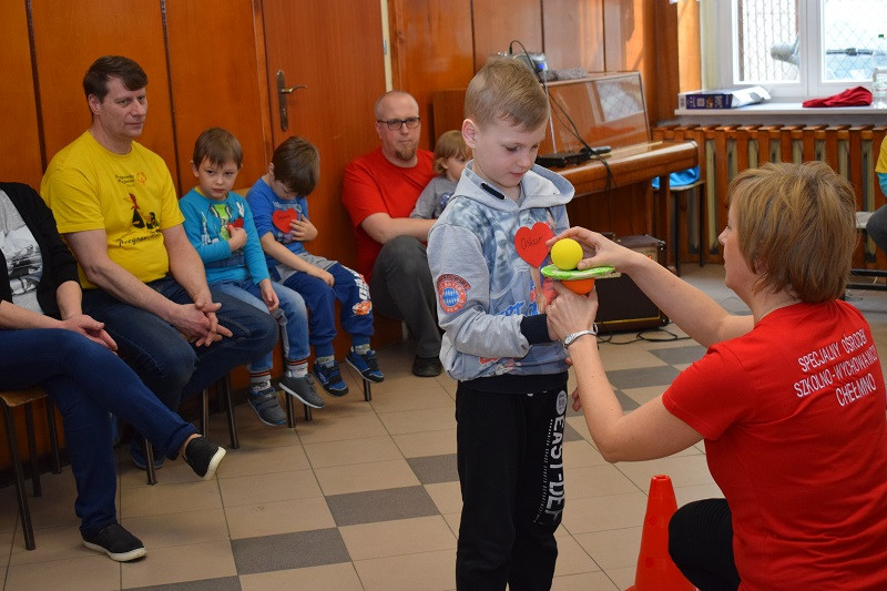 Pełne atrakcji spotkanie z rehabilitantami w Specjalnym Ośrodku Szkolno-Wychowawczym