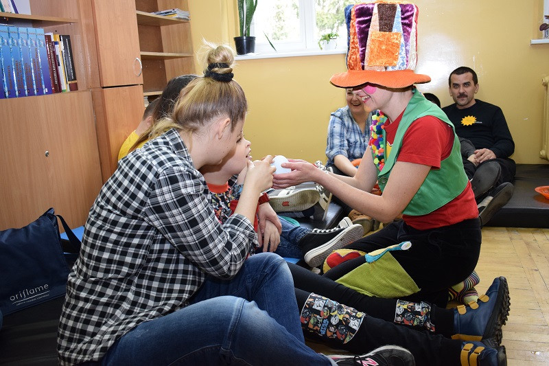 Pełne atrakcji spotkanie z rehabilitantami w Specjalnym Ośrodku Szkolno-Wychowawczym