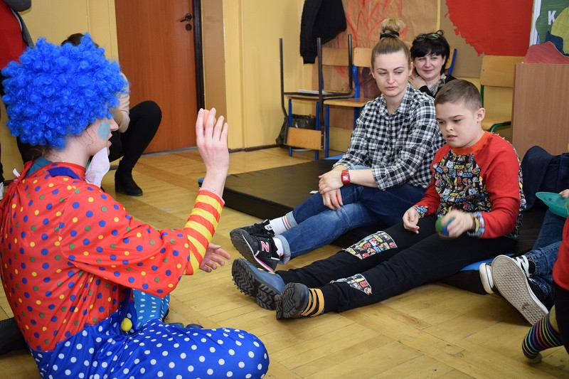 Pełne atrakcji spotkanie z rehabilitantami w Specjalnym Ośrodku Szkolno-Wychowawczym