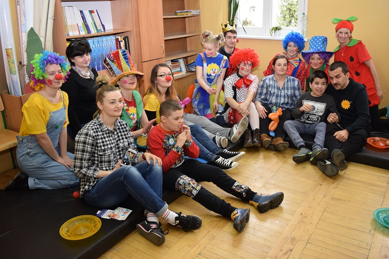 Pełne atrakcji spotkanie z rehabilitantami w Specjalnym Ośrodku Szkolno-Wychowawczym