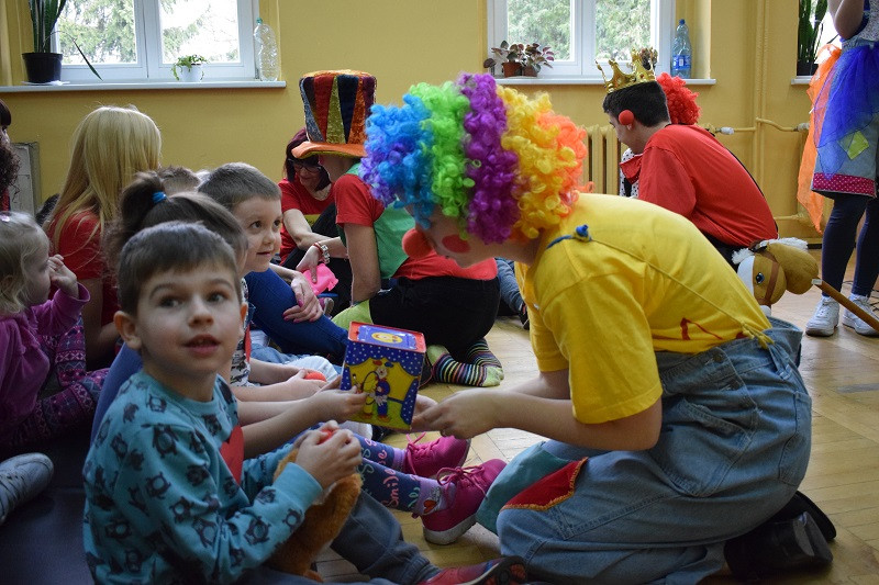 Pełne atrakcji spotkanie z rehabilitantami w Specjalnym Ośrodku Szkolno-Wychowawczym