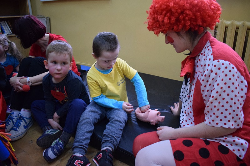 Pełne atrakcji spotkanie z rehabilitantami w Specjalnym Ośrodku Szkolno-Wychowawczym