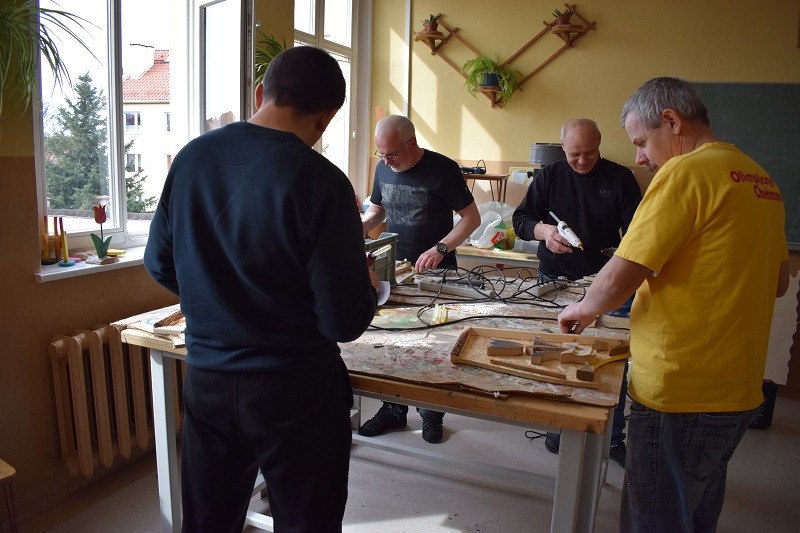 Pełne atrakcji spotkanie z rehabilitantami w Specjalnym Ośrodku Szkolno-Wychowawczym