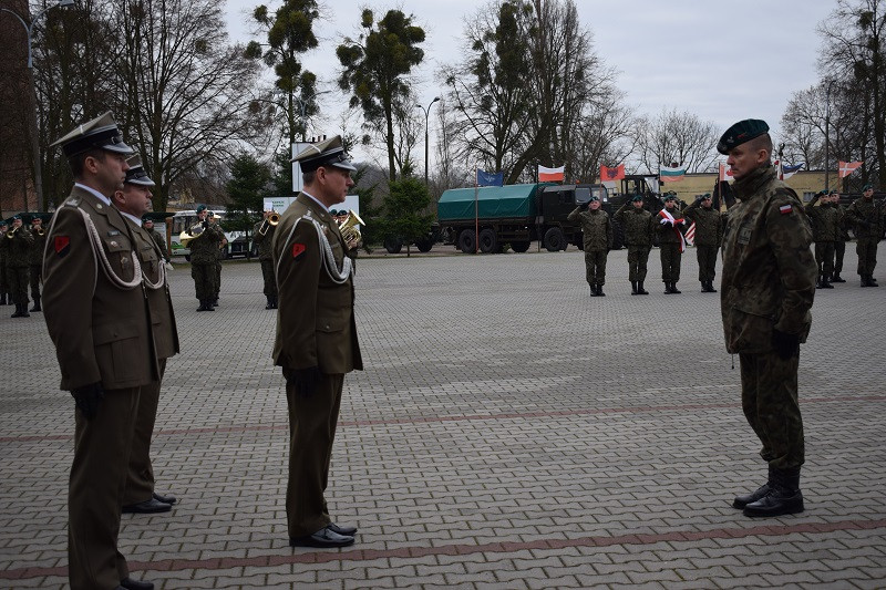 Uroczysty apel z okazji przekazania i przyjęcia obowiązków dowódcy 3. Batalionu Drogowo-Mostowego