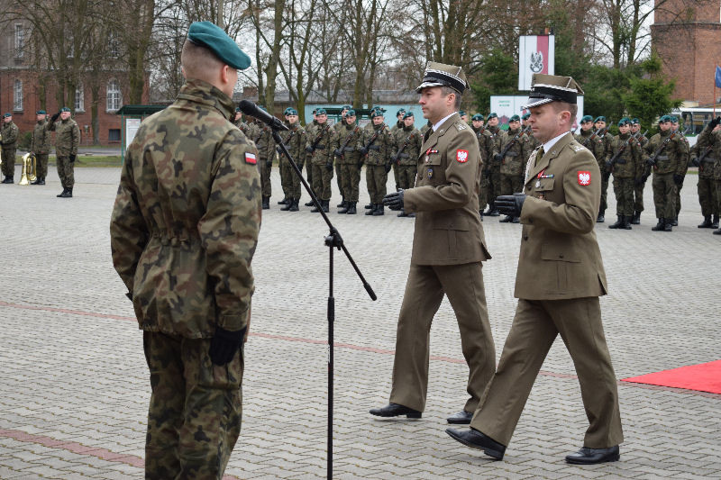 Uroczysty apel z okazji przekazania i przyjęcia obowiązków dowódcy 3. Batalionu Drogowo-Mostowego