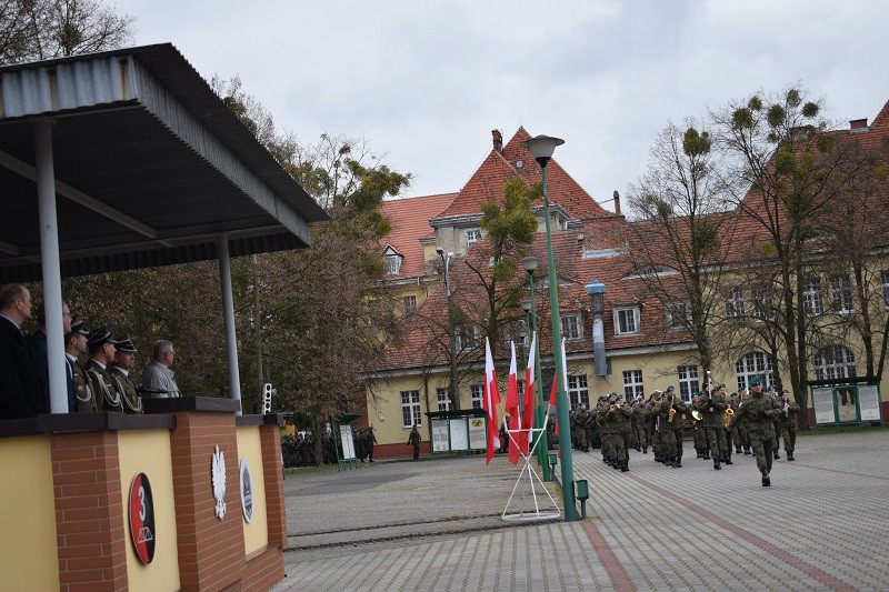 Uroczysty apel z okazji przekazania i przyjęcia obowiązków dowódcy 3. Batalionu Drogowo-Mostowego