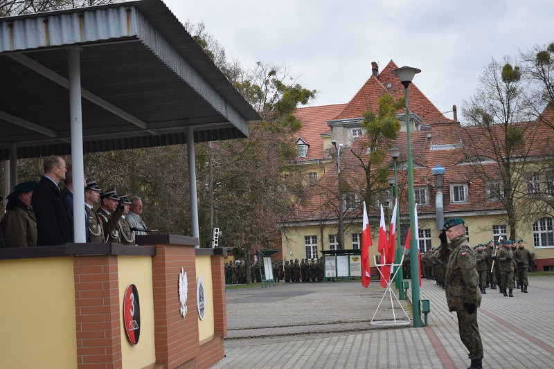 Uroczysty apel z okazji przekazania i przyjęcia obowiązków dowódcy 3. Batalionu Drogowo-Mostowego