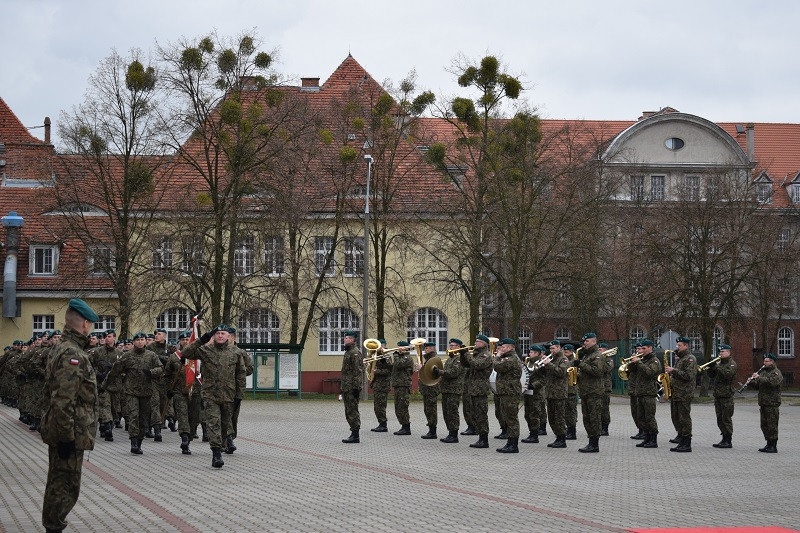 Uroczysty apel z okazji przekazania i przyjęcia obowiązków dowódcy 3. Batalionu Drogowo-Mostowego