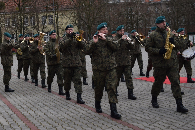 Uroczysty apel z okazji przekazania i przyjęcia obowiązków dowódcy 3. Batalionu Drogowo-Mostowego