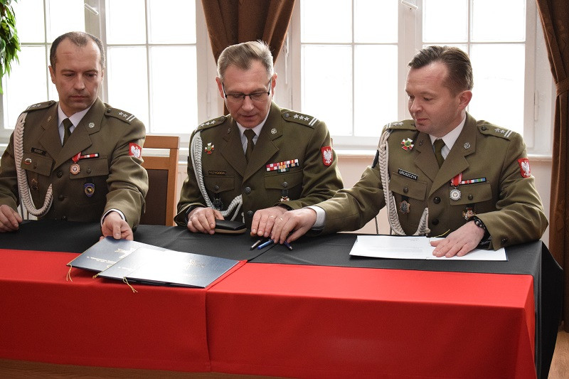 Uroczysty apel z okazji przekazania i przyjęcia obowiązków dowódcy 3. Batalionu Drogowo-Mostowego