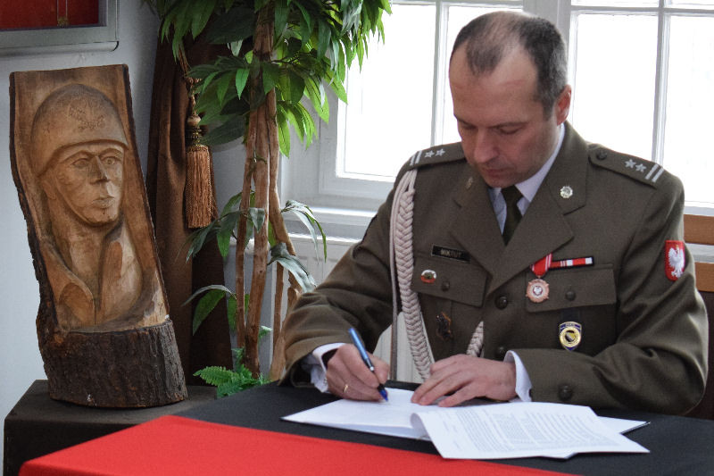 Uroczysty apel z okazji przekazania i przyjęcia obowiązków dowódcy 3. Batalionu Drogowo-Mostowego