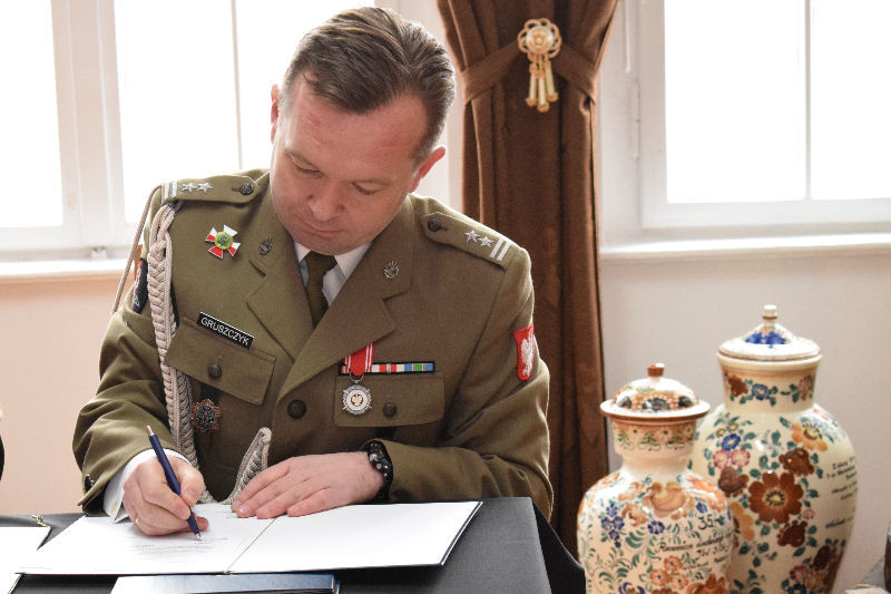 Uroczysty apel z okazji przekazania i przyjęcia obowiązków dowódcy 3. Batalionu Drogowo-Mostowego