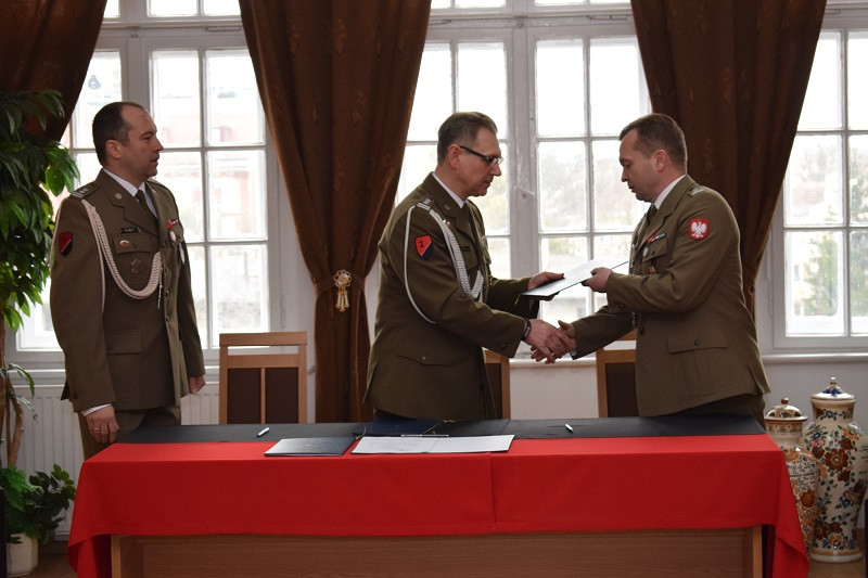 Uroczysty apel z okazji przekazania i przyjęcia obowiązków dowódcy 3. Batalionu Drogowo-Mostowego