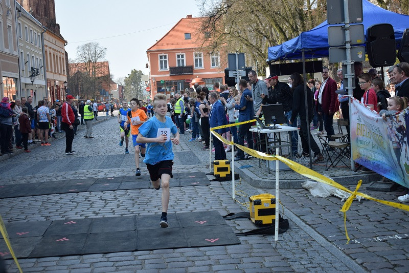 II Bieg Zakochanych dla Par w ramach 46 Ogólnopolskich Biegów Ulicznych 