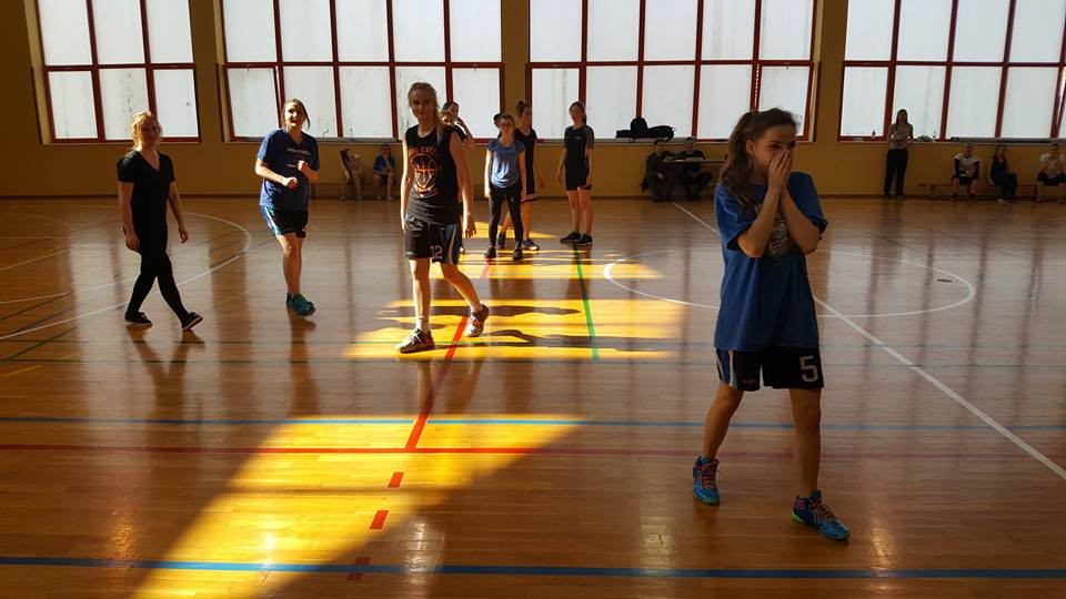 Towarzyski mecz Technikum Mundurowego z Liceum Ogólnokształcącym