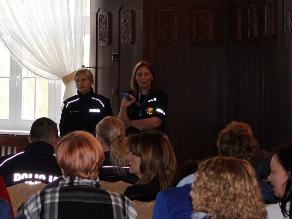 Współpraca Instytucji w zakresie przeciwdziałania przemocy w rodzinie i zapobiegania uzależnieniom