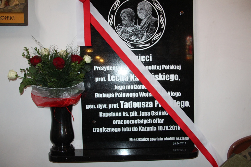 Uroczystość Odsłonięcia Tablicy ku Pamięci Prezydenta Rzeczypospolitej Polskiej prof. Lecha Kaczyńskiego, Jego małżonki Marii w Kościele Garnizonowym