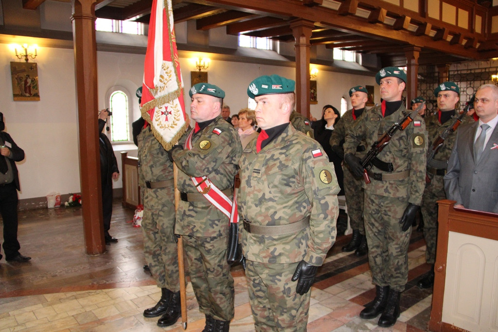 Uroczystość Odsłonięcia Tablicy ku Pamięci Prezydenta Rzeczypospolitej Polskiej prof. Lecha Kaczyńskiego, Jego małżonki Marii w Kościele Garnizonowym