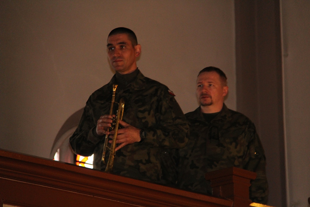 Uroczystość Odsłonięcia Tablicy ku Pamięci Prezydenta Rzeczypospolitej Polskiej prof. Lecha Kaczyńskiego, Jego małżonki Marii w Kościele Garnizonowym