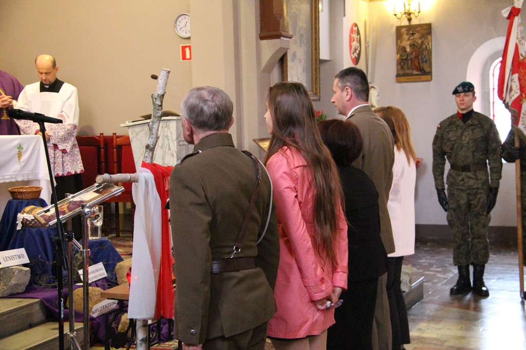 Uroczystość Odsłonięcia Tablicy ku Pamięci Prezydenta Rzeczypospolitej Polskiej prof. Lecha Kaczyńskiego, Jego małżonki Marii w Kościele Garnizonowym