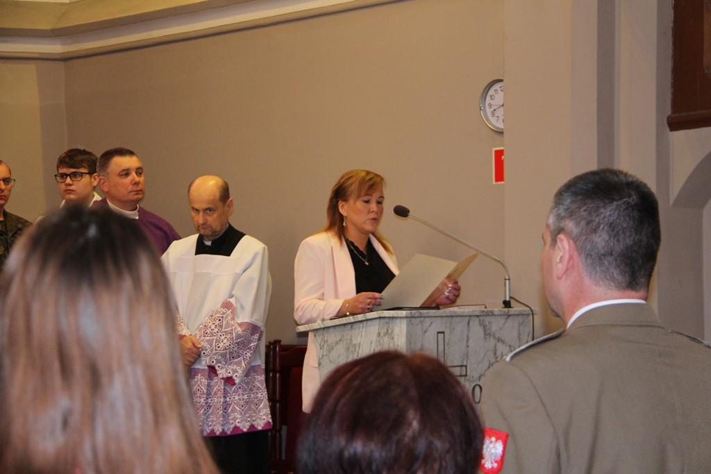 Uroczystość Odsłonięcia Tablicy ku Pamięci Prezydenta Rzeczypospolitej Polskiej prof. Lecha Kaczyńskiego, Jego małżonki Marii w Kościele Garnizonowym