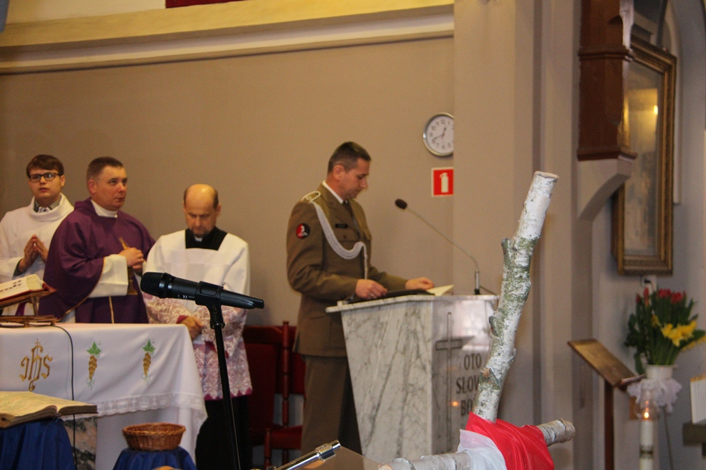 Uroczystość Odsłonięcia Tablicy ku Pamięci Prezydenta Rzeczypospolitej Polskiej prof. Lecha Kaczyńskiego, Jego małżonki Marii w Kościele Garnizonowym