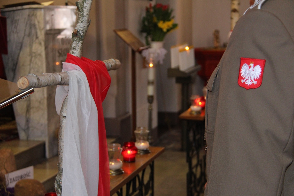 Uroczystość Odsłonięcia Tablicy ku Pamięci Prezydenta Rzeczypospolitej Polskiej prof. Lecha Kaczyńskiego, Jego małżonki Marii w Kościele Garnizonowym