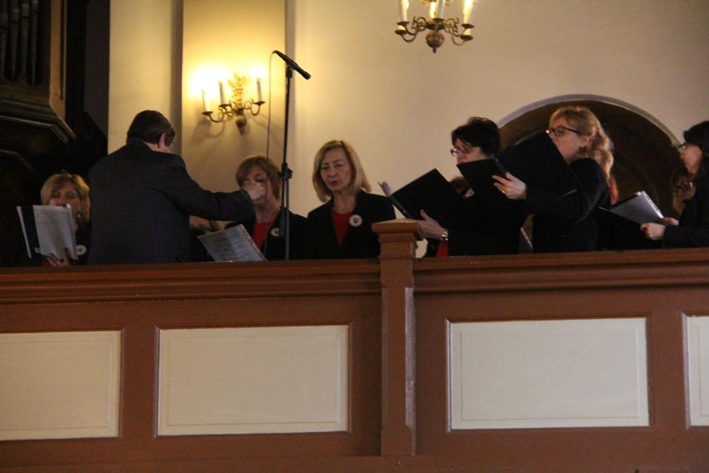 Uroczystość Odsłonięcia Tablicy ku Pamięci Prezydenta Rzeczypospolitej Polskiej prof. Lecha Kaczyńskiego, Jego małżonki Marii w Kościele Garnizonowym