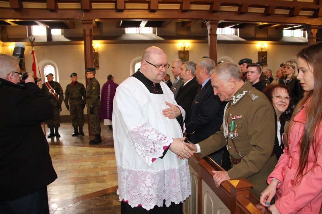 Uroczystość Odsłonięcia Tablicy ku Pamięci Prezydenta Rzeczypospolitej Polskiej prof. Lecha Kaczyńskiego, Jego małżonki Marii w Kościele Garnizonowym